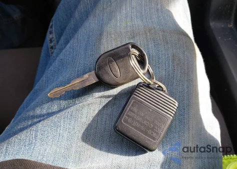 2009 Ford Mustang V6/V6 Premium from USA, damaged, VIN 1ZVHT80N995110465